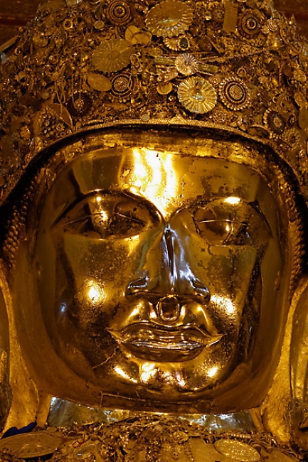 Mandalay-Bouddha Mahamuni-066